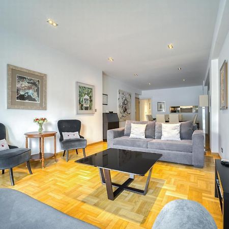 Bright Spacious Luxury Apartment In Prime Central Athena Bagian luar foto