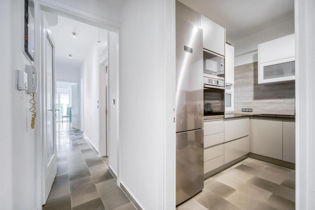 Bright Spacious Luxury Apartment In Prime Central Athena Bagian luar foto