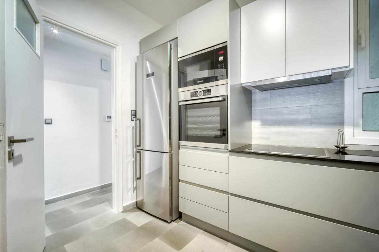 Bright Spacious Luxury Apartment In Prime Central Athena Bagian luar foto