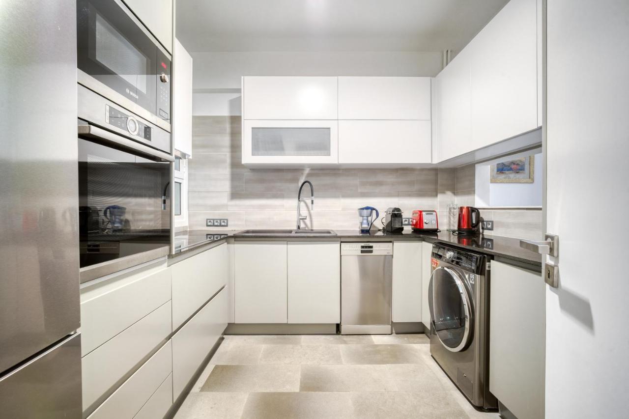 Bright Spacious Luxury Apartment In Prime Central Athena Bagian luar foto